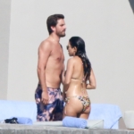 kourtney-kardashian-scott-disick-mexico-nov-2016