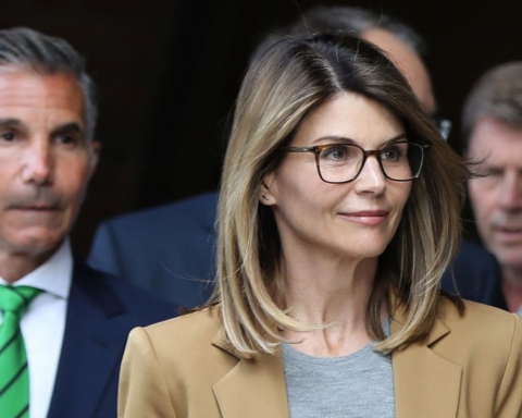 Lori Loughlin pleads not guilty